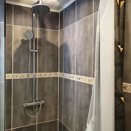 Vue Avec Parking Gratuit Sur Place Appartement *