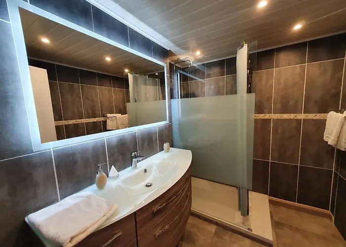 Vue Avec Parking Gratuit Sur Place Бастия