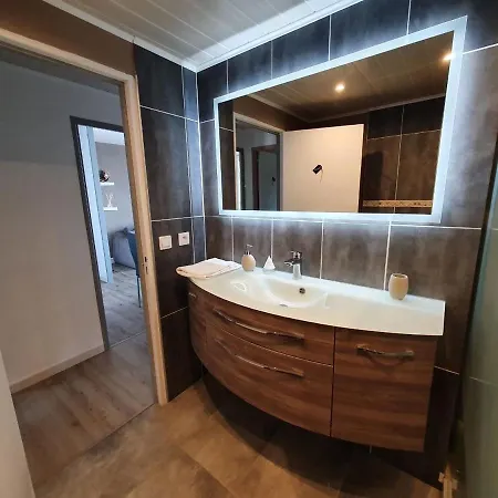 Vue Avec Parking Gratuit Sur Place