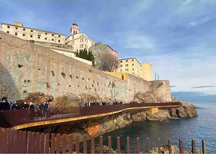 Vue Avec Parking Gratuit Sur Place * Bastia (Corsica)